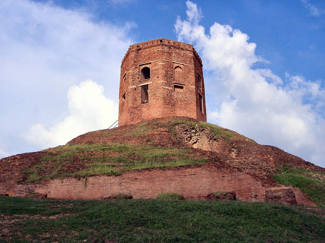 Chaukhandi Stupa Sarnath tourist place