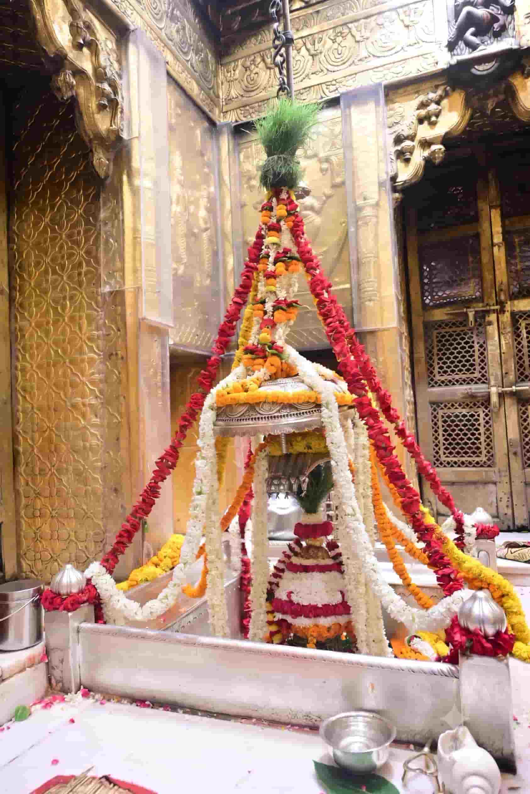 Lord Shiva Kashi Vishwanath Jyotirlinga temple Varanasi